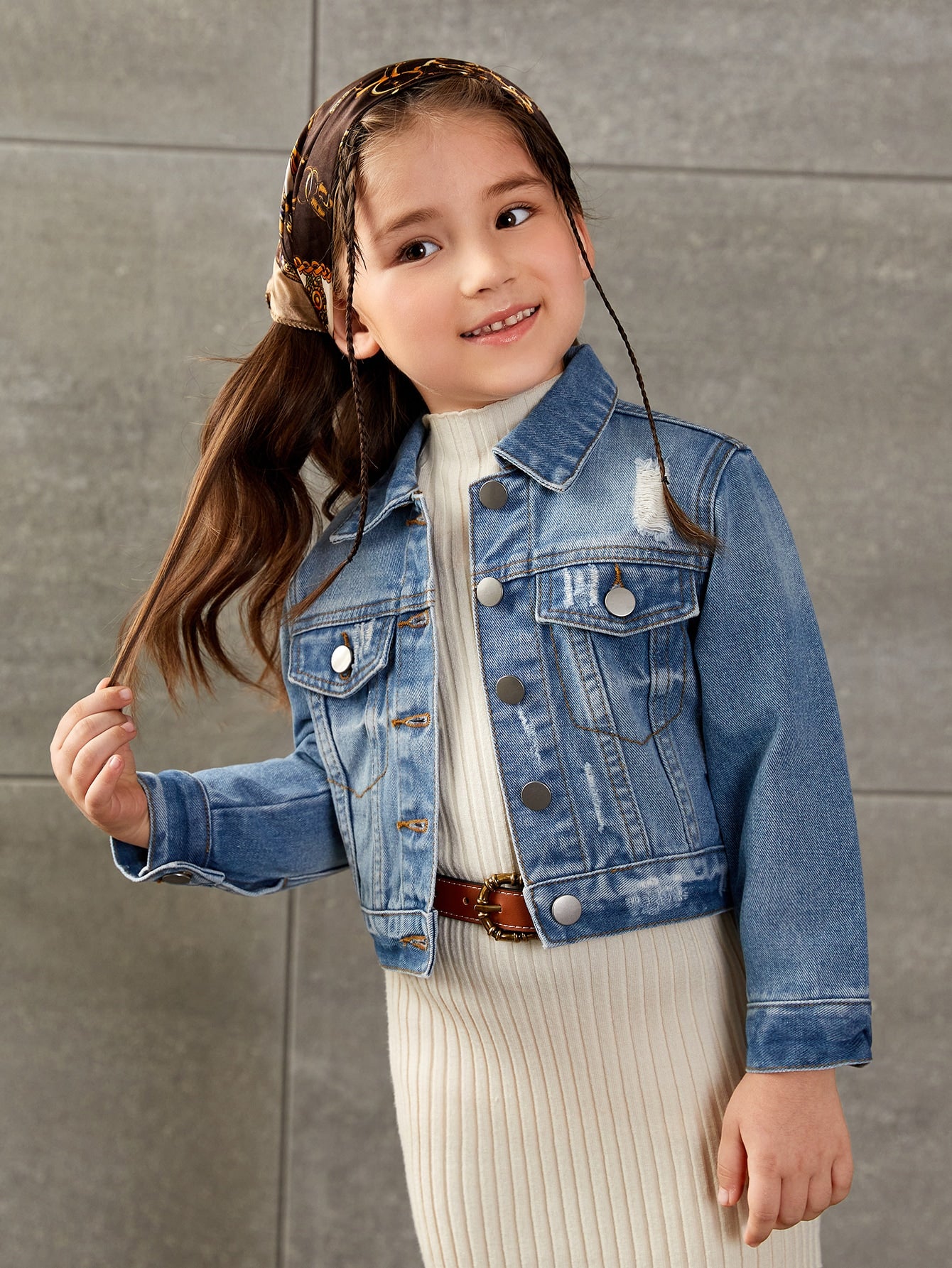 Young Girl Vintage Basic Distressed Short Denim Jacket For Daily Wear