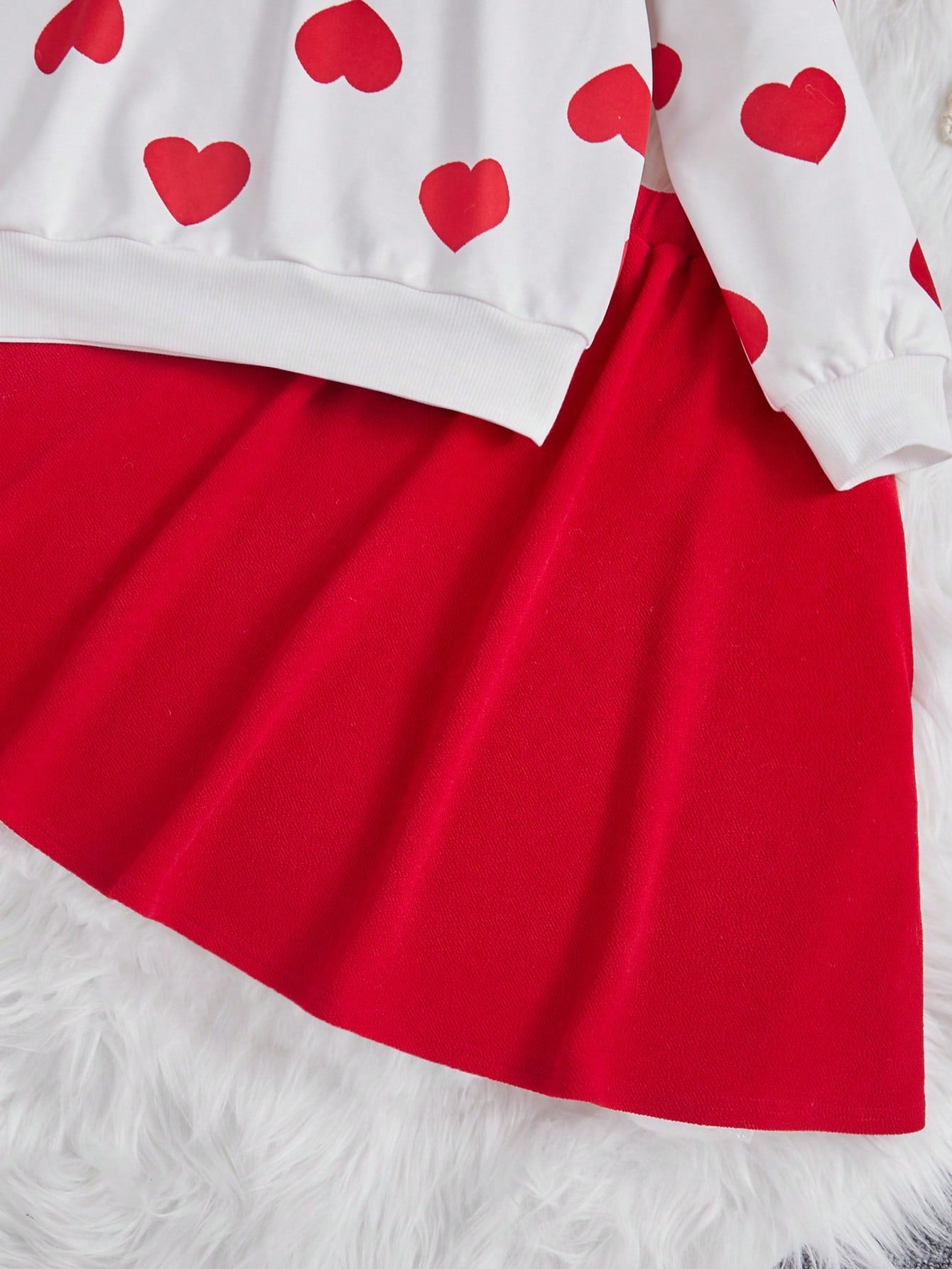 SHEIN Tween Girl 2pcs/Set Knitted Heart Pattern Sweatshirt And Solid Color Skirt, Spring/Fall