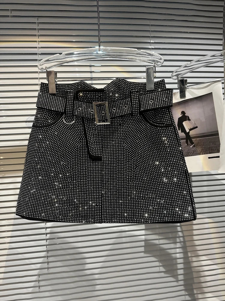 DEAT Summer Female Shiny Rhinestone Splice Sexy Strapless Women's High Waist Belt Designer Mini Short Skirts 2024 New 11XX2075