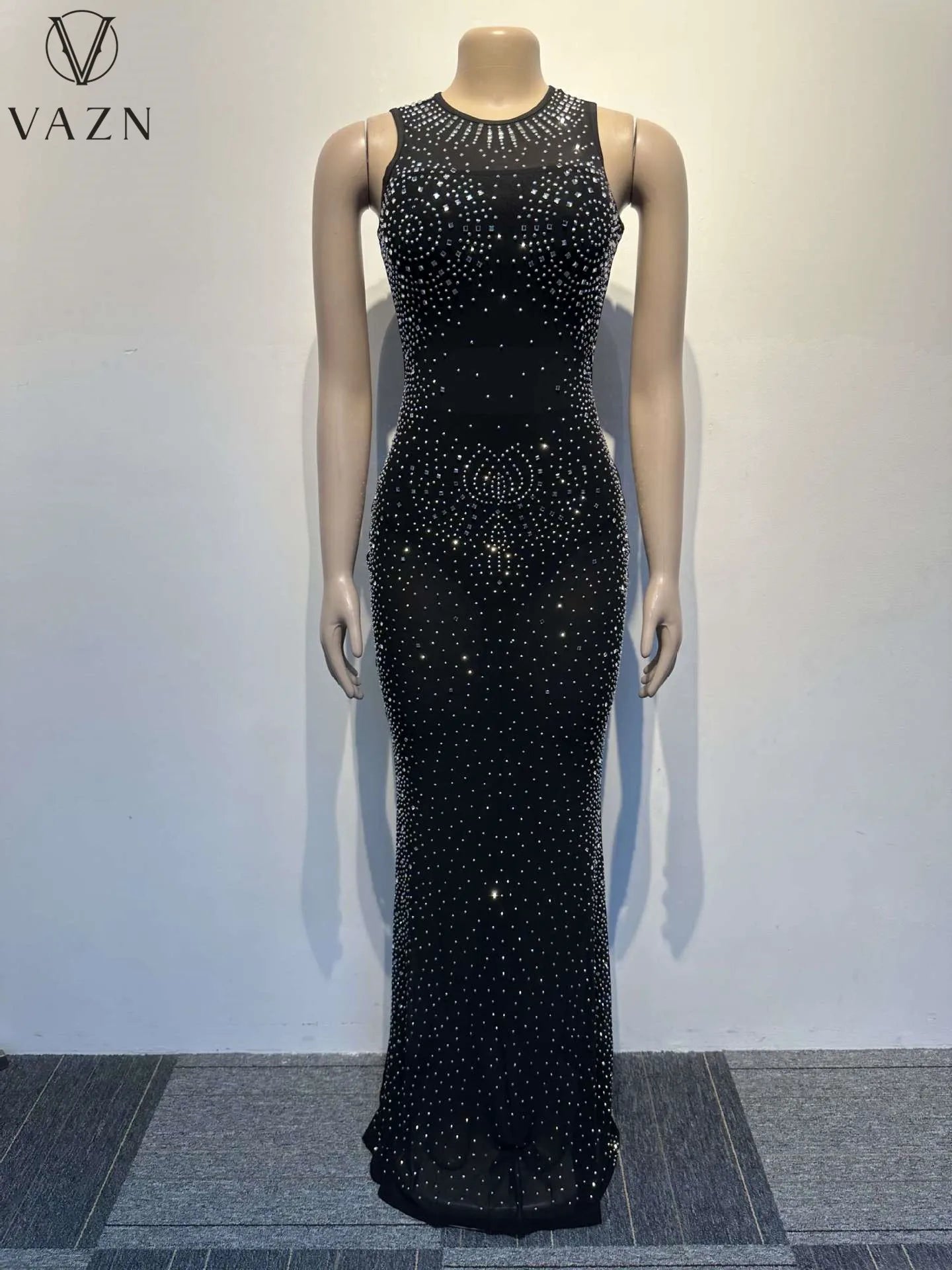 VAZN 2023 Hot Sale High Street Style Short Top Elastic Short Pants Sleeveless Round Neck Floor Length Dress Lady 3 Piece Sets