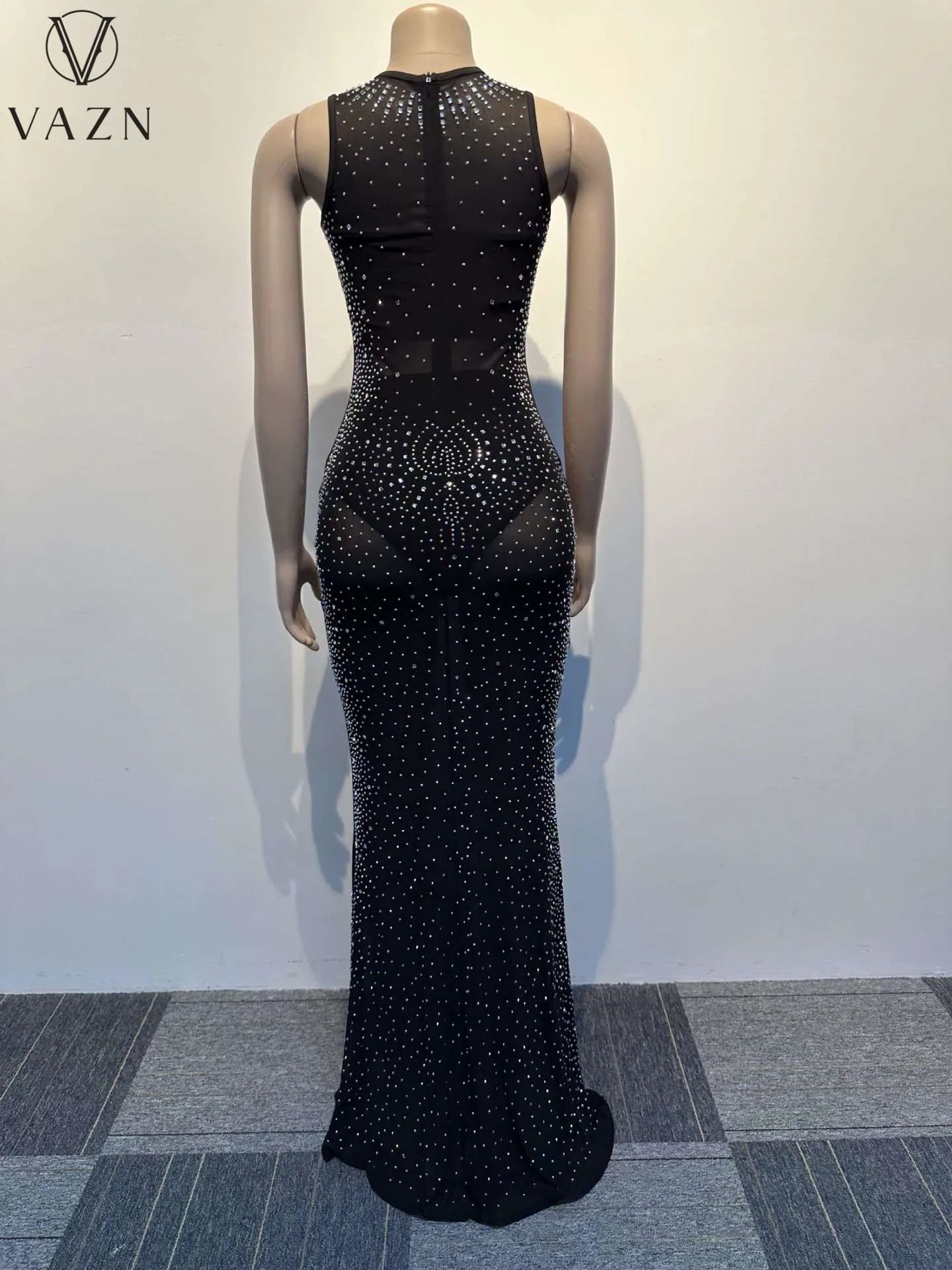 VAZN 2023 Hot Sale High Street Style Short Top Elastic Short Pants Sleeveless Round Neck Floor Length Dress Lady 3 Piece Sets